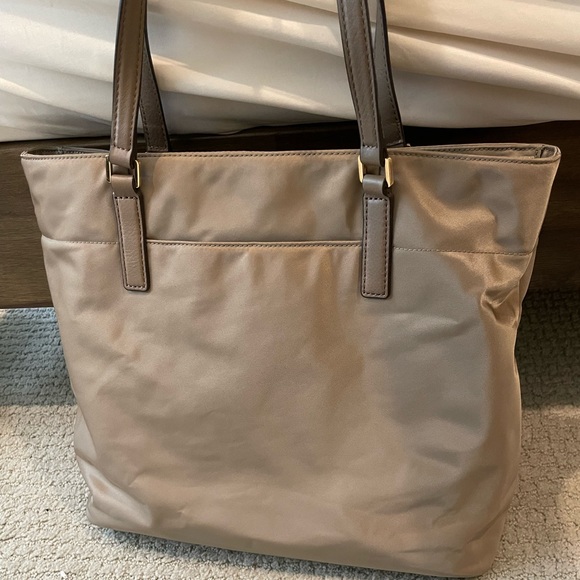 MICHAEL Michael Kors Morgan Large Tote in Dusk/Gold - Picture 2 of 6
